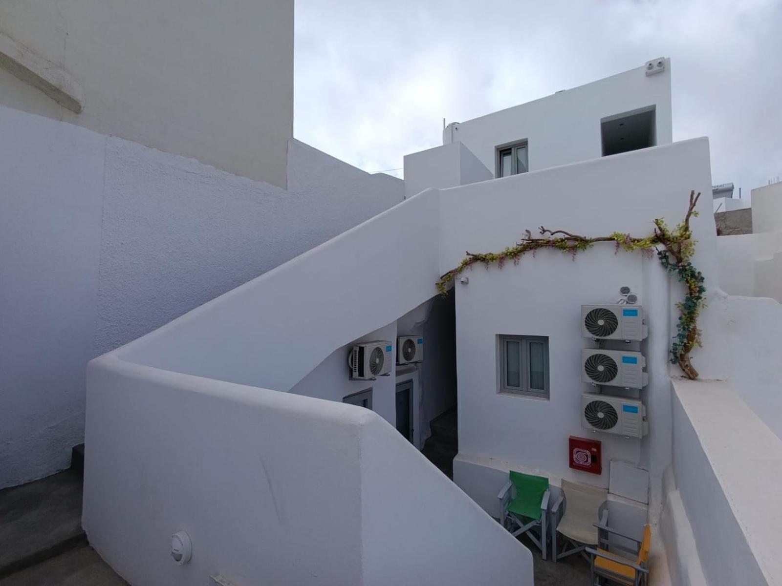 Fira Comfort Rooms Extérieur photo