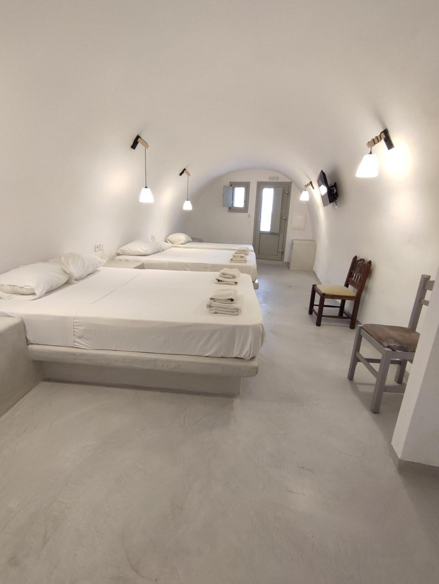 Fira Comfort Rooms Extérieur photo