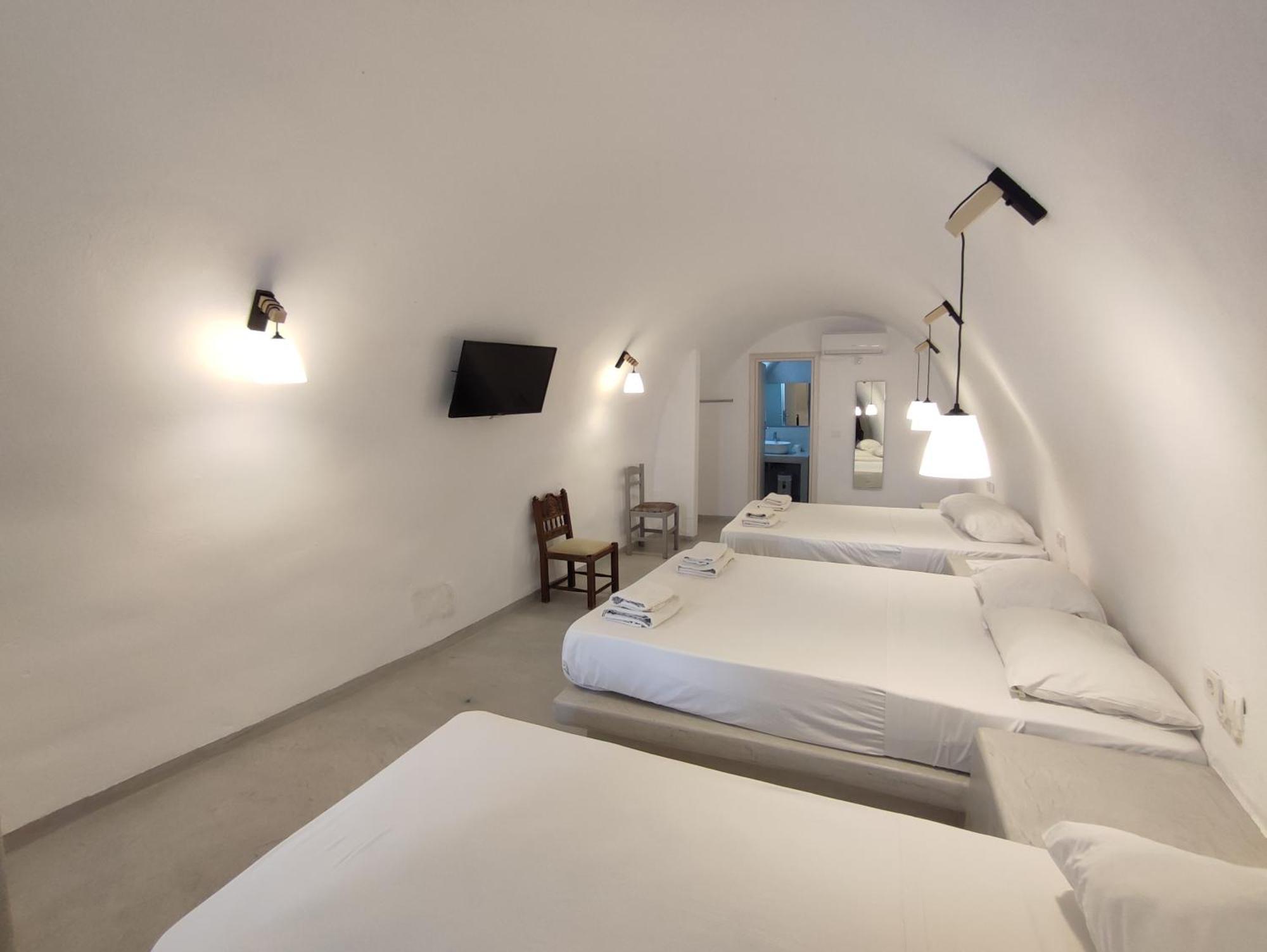 Fira Comfort Rooms Extérieur photo