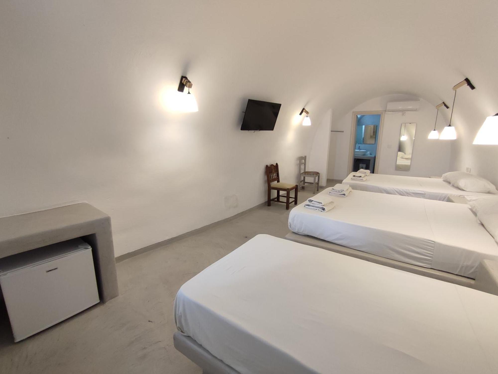 Fira Comfort Rooms Extérieur photo