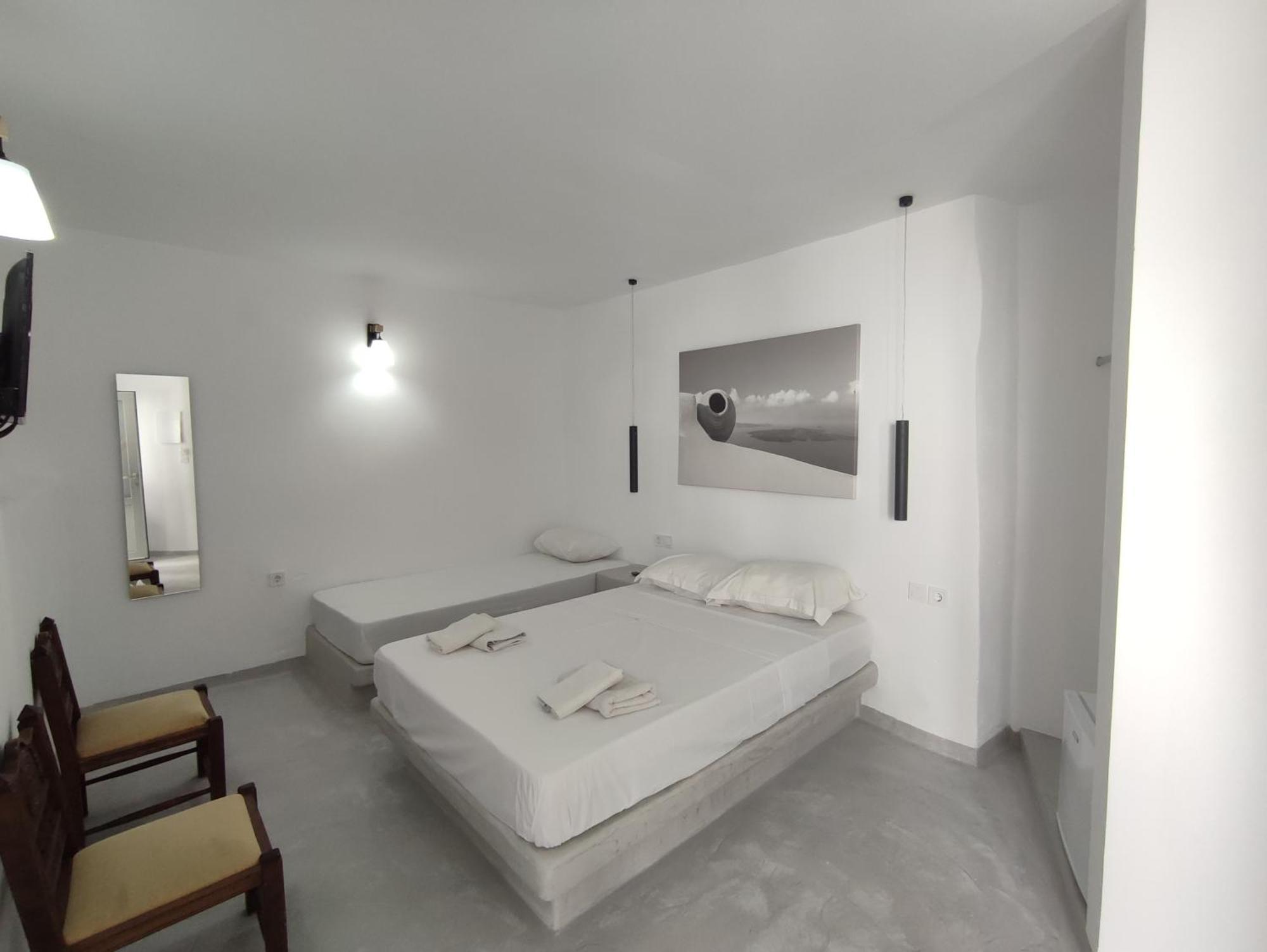Fira Comfort Rooms Extérieur photo