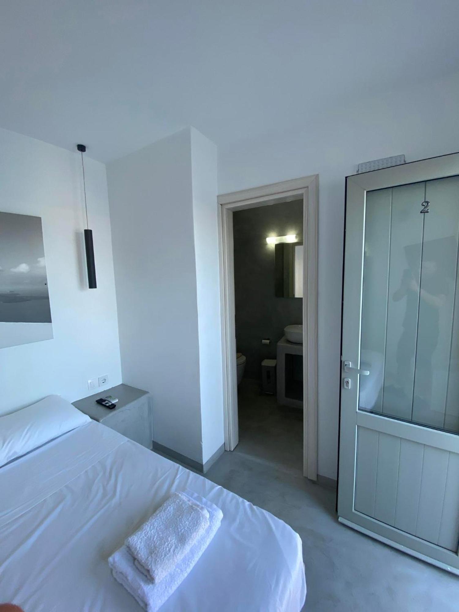 Fira Comfort Rooms Extérieur photo