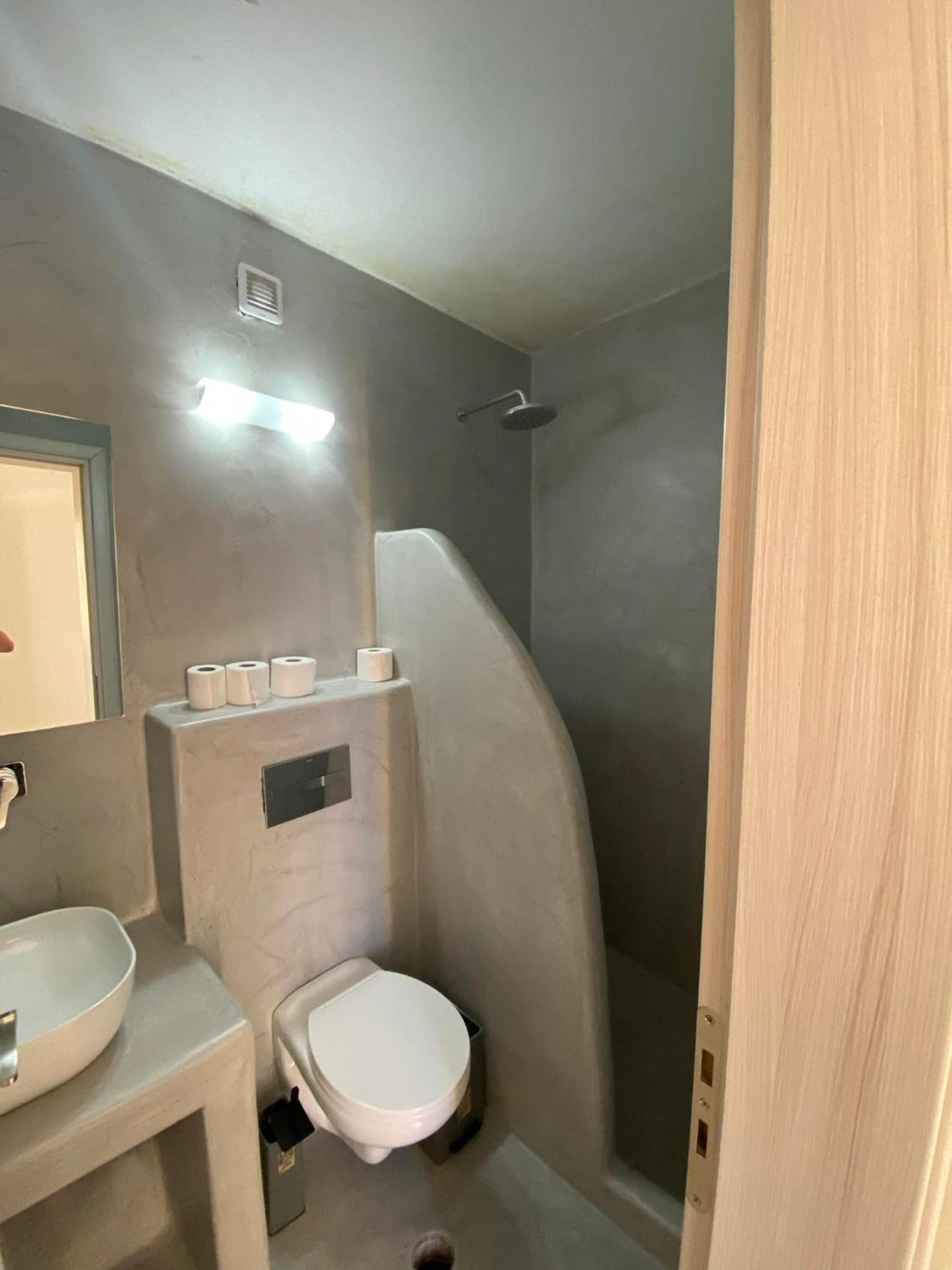 Fira Comfort Rooms Extérieur photo