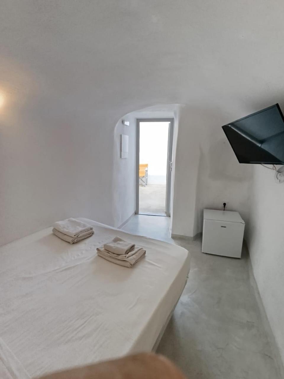 Fira Comfort Rooms Extérieur photo